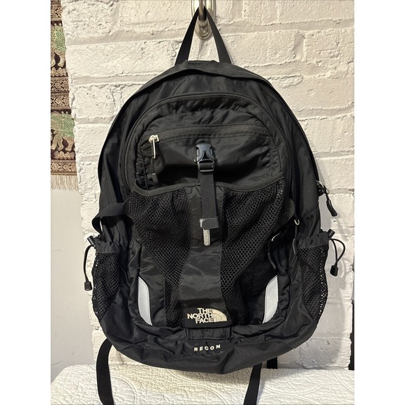 Northface Recon, Black Backpack, Large Backpack . Excellent Preowned Condition - Picture 1 of 10